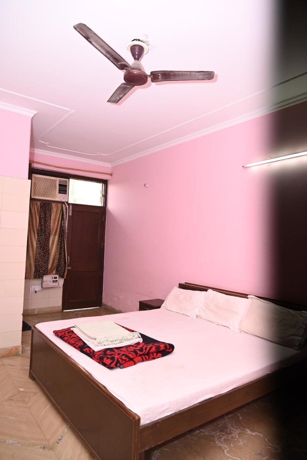 Hotel Sarva Darshan Ashram à Haridwār Extérieur photo
