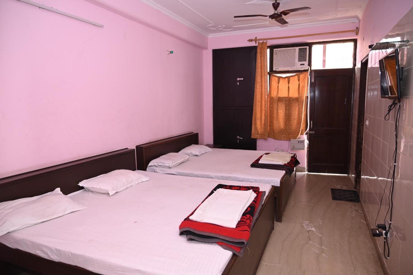Hotel Sarva Darshan Ashram à Haridwār Extérieur photo